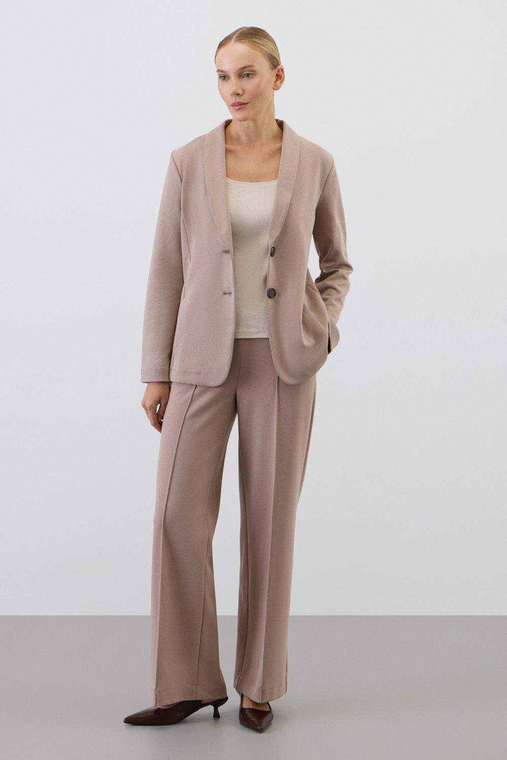 Жакеты, куртки женские для мам, артикул: ЕВТ 3349, цвет: бежевый