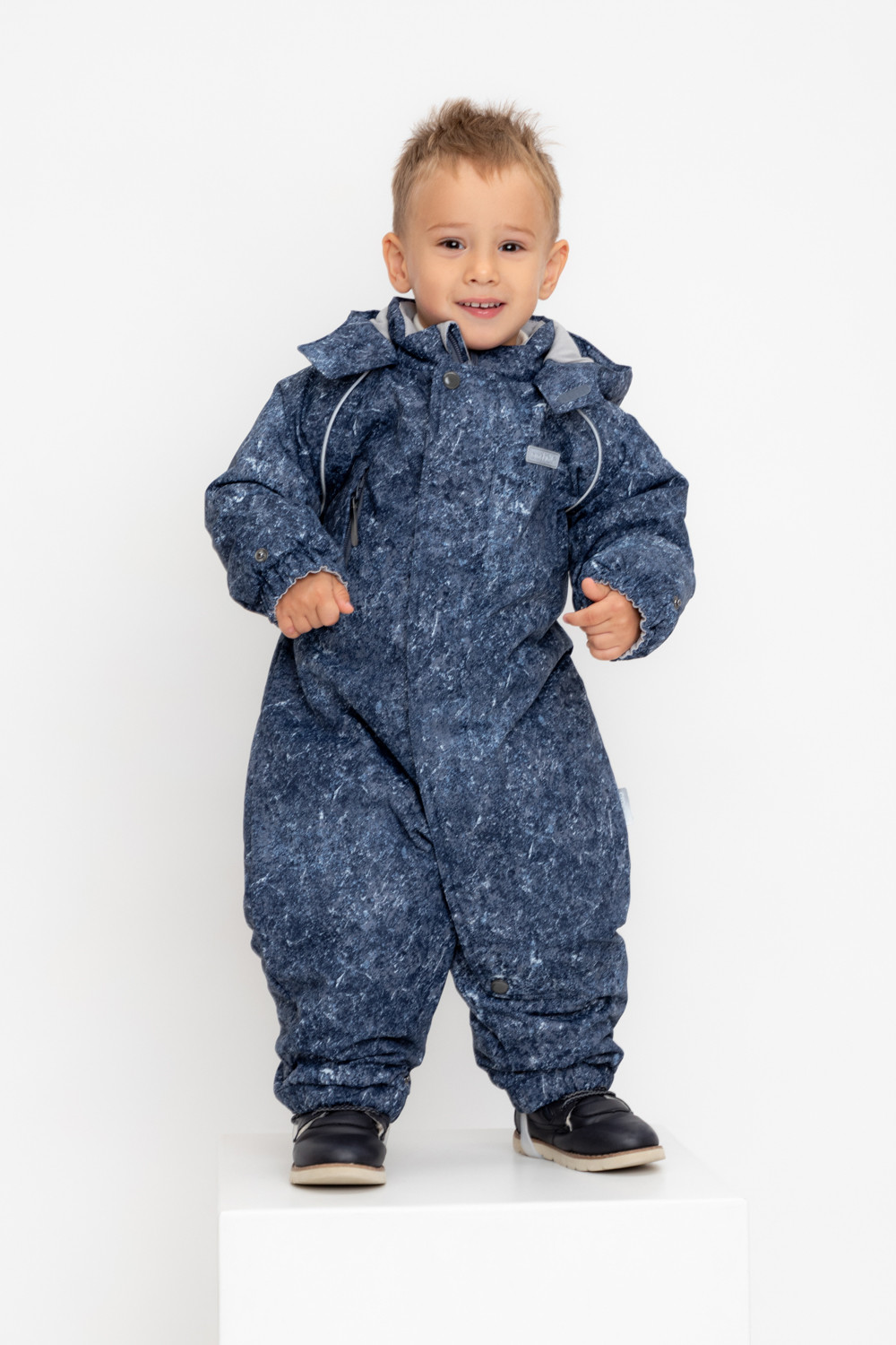 Комбинезоны утепленные для мальчика, артикул: ВК 60032/н/41 Ал, цвет: серый