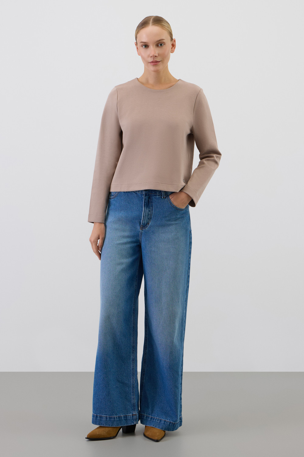 Джемперы женские для мам, артикул: ЕВТ 3346, цвет: бежевый