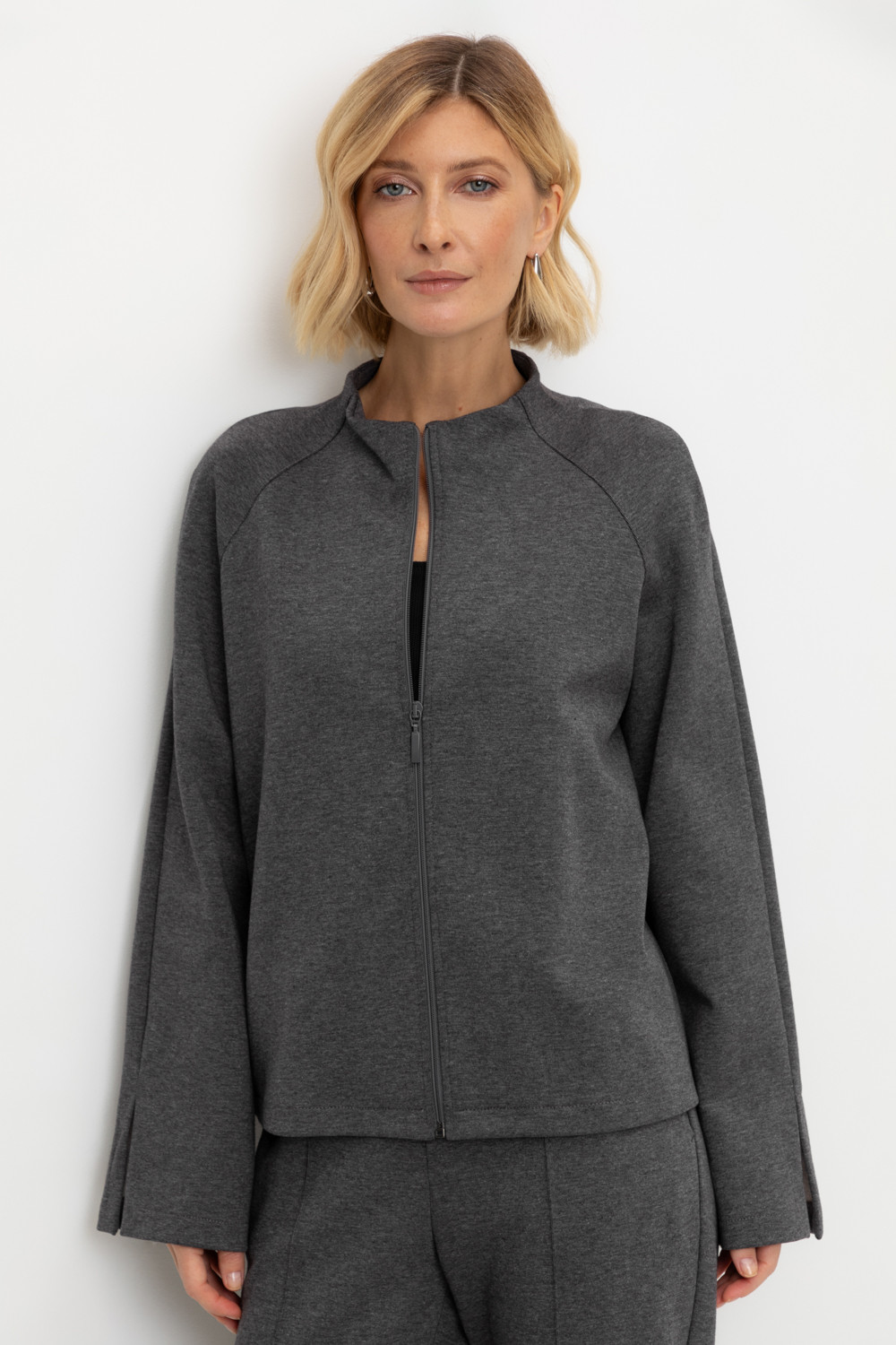 Жакеты, куртки женские для мам, артикул: ЕВТ 3251, цвет: темно-серый