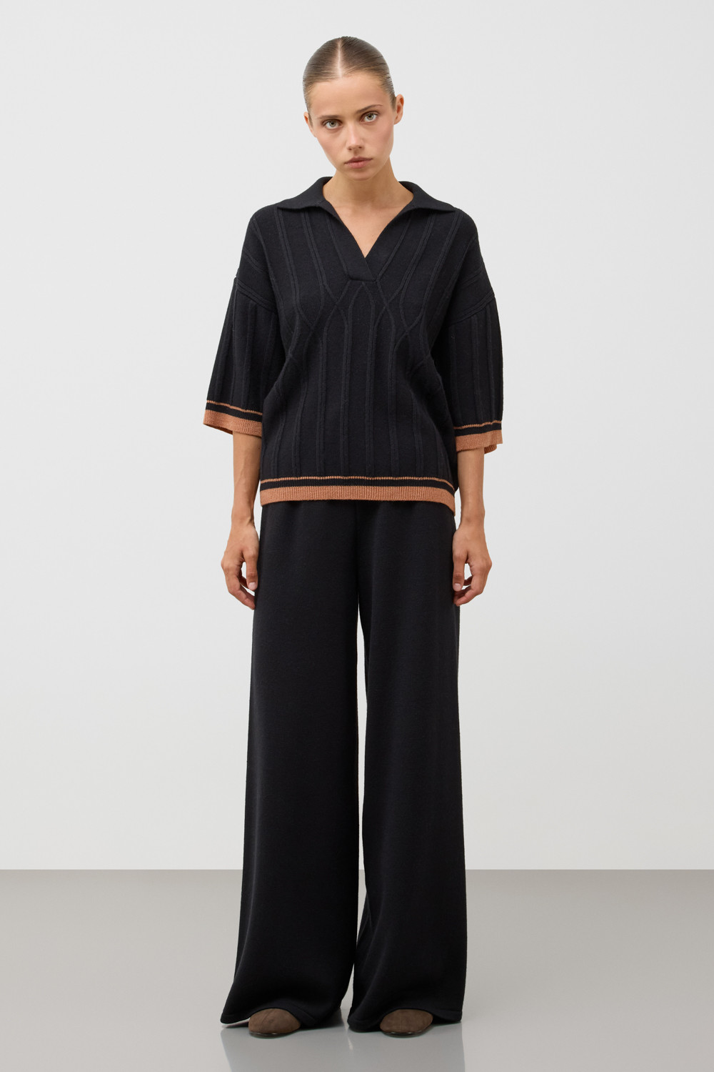 Джемперы женские для мам, артикул: ЕВ 30224/ш, цвет: черный