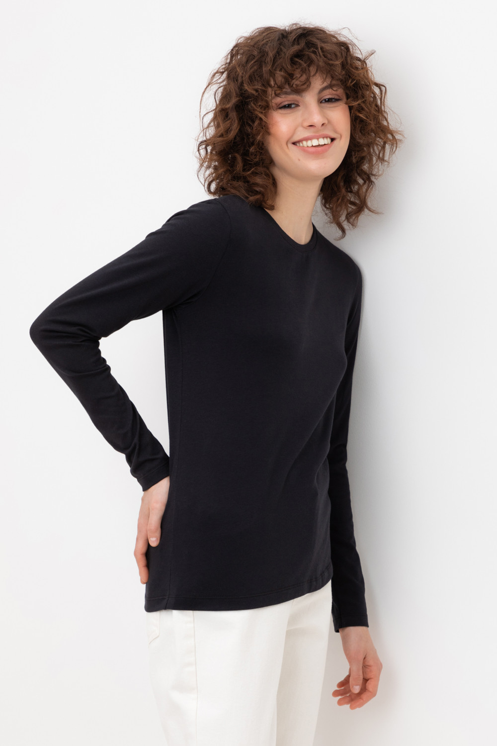 Джемперы женские для мам, артикул: ЕВТ 3263, цвет: черный