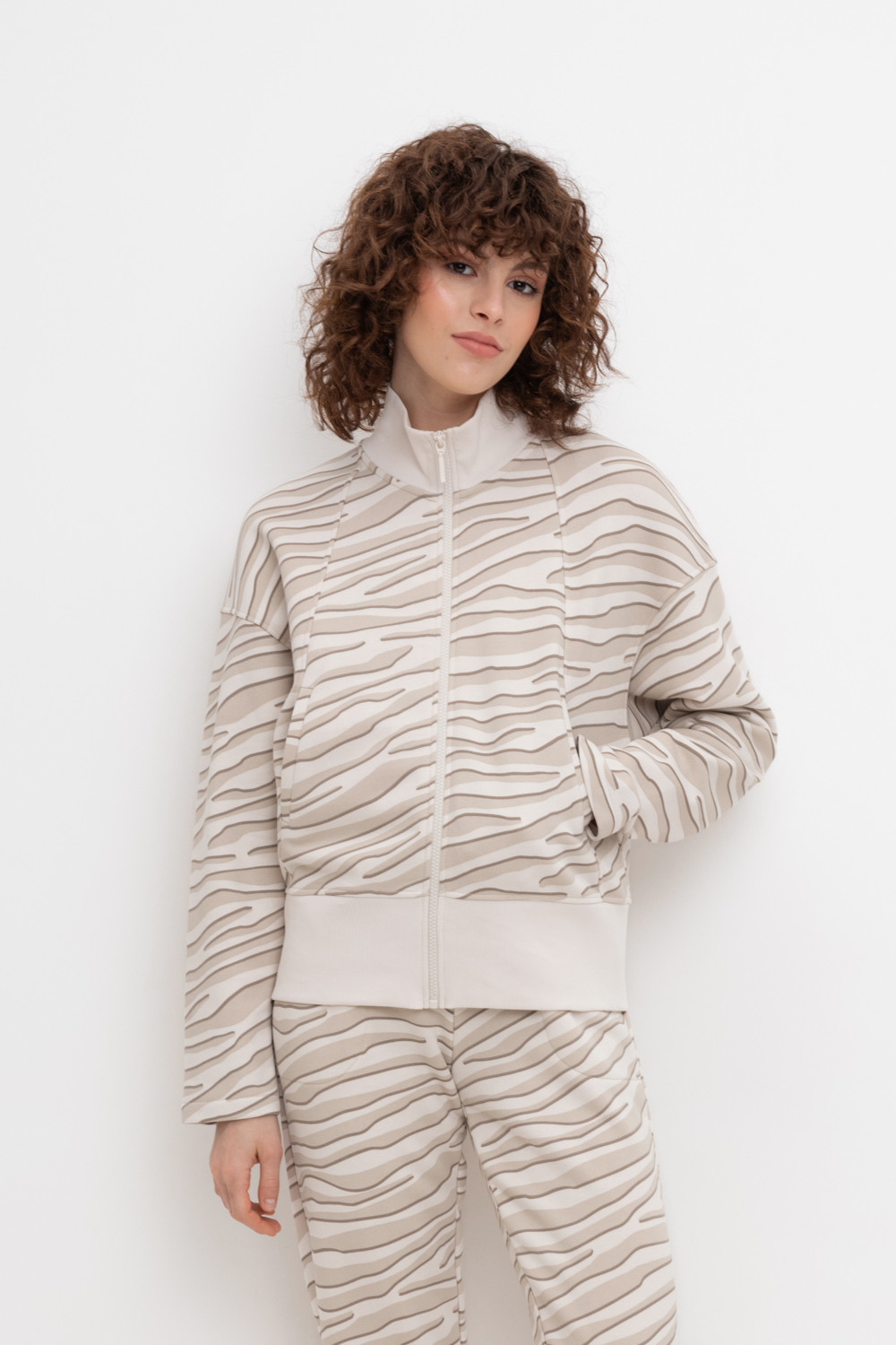 Жакеты, куртки женские для мам, артикул: ЕВТ 3207, цвет: бежевый