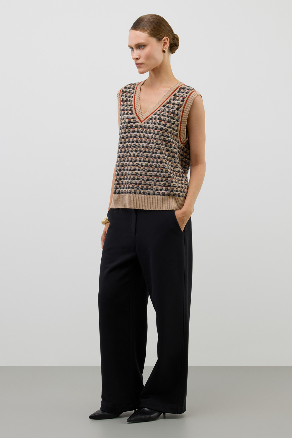 Жилеты женские для мам, артикул: ЕВ 30248/ш, цвет: бежевый