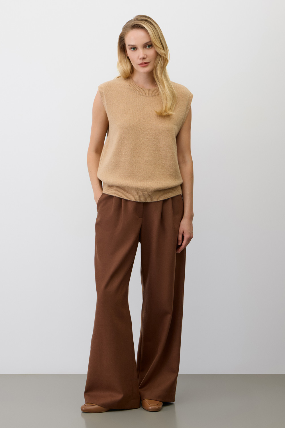 Жилеты женские для мам, артикул: ЕВ 30263/ш, цвет: бежевый