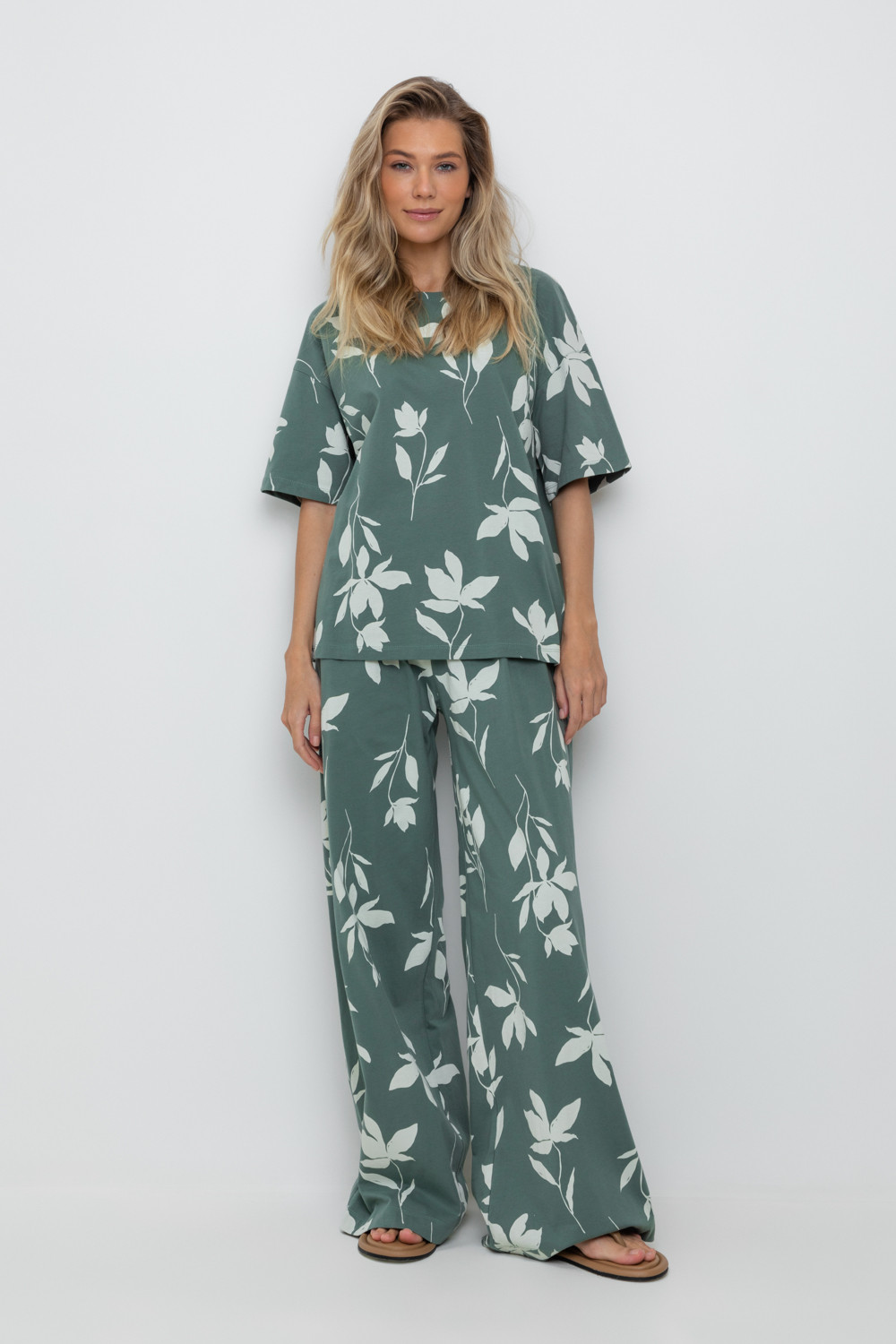 Брюки женские для мам, артикул: ЕВТ 4069, цвет: зеленый