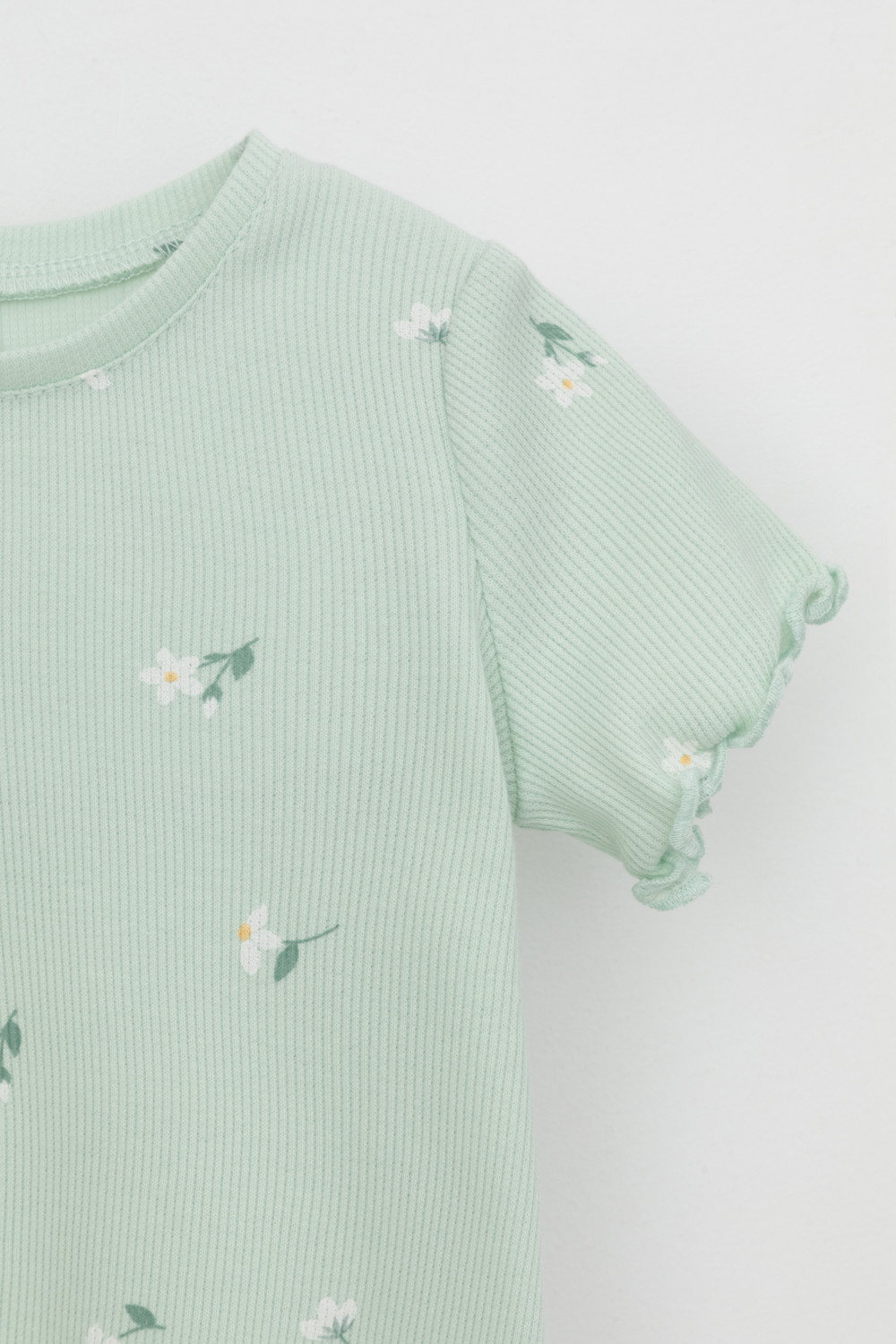 Футболка для девочки, артикул: КР 301996-1, цвет: зеленый, фото 2