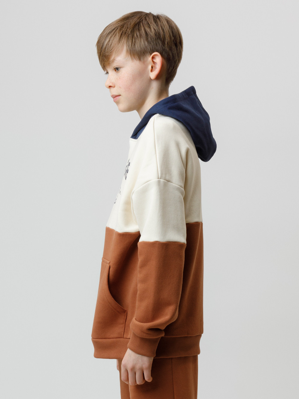 Худи для мальчика, артикул: КР 302214, цвет: коричневый, фото 3