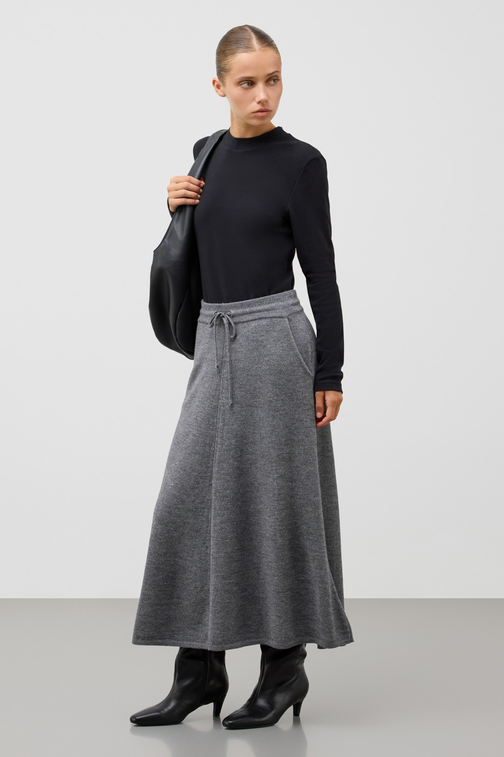 Джемперы женские для мам, артикул: ЕВТ 3353, цвет: черный, фото 3