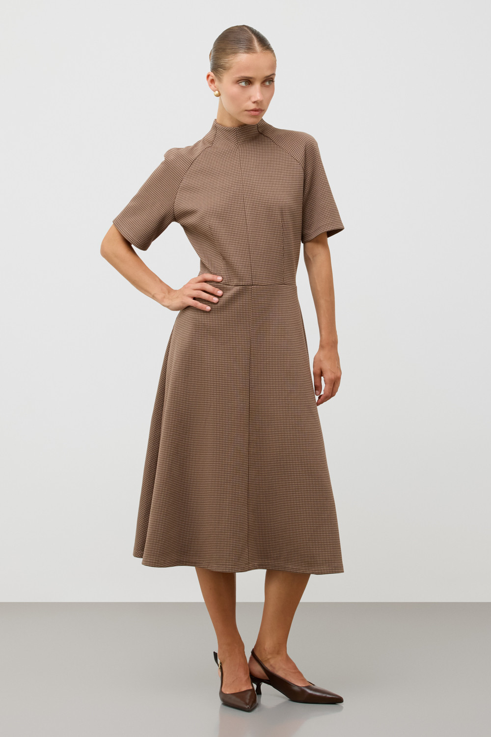 Платья женские для мам, артикул: ЕВТ 5093, цвет: коричневый, фото 3