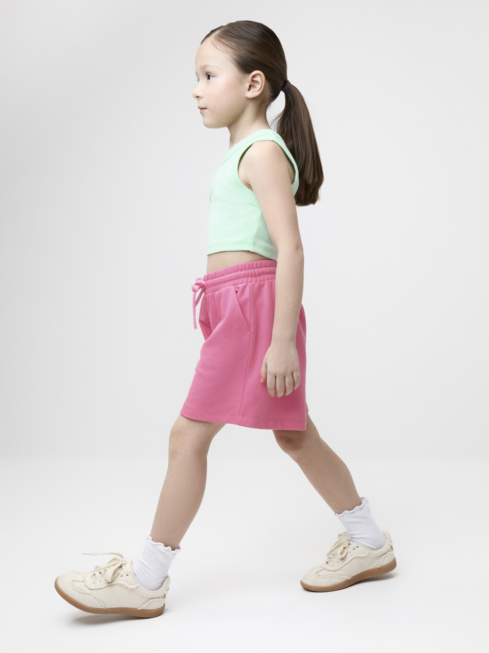 Шорты для девочки, артикул: КР 400904, цвет: ярко-розовый, фото 3