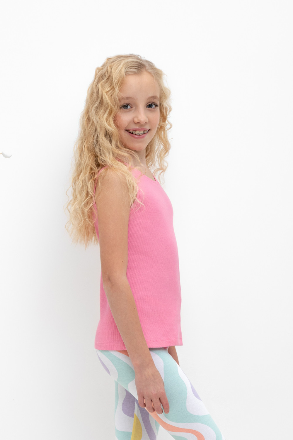 Футболка для девочки, артикул: КР 301698, цвет: ярко-розовый, фото 3