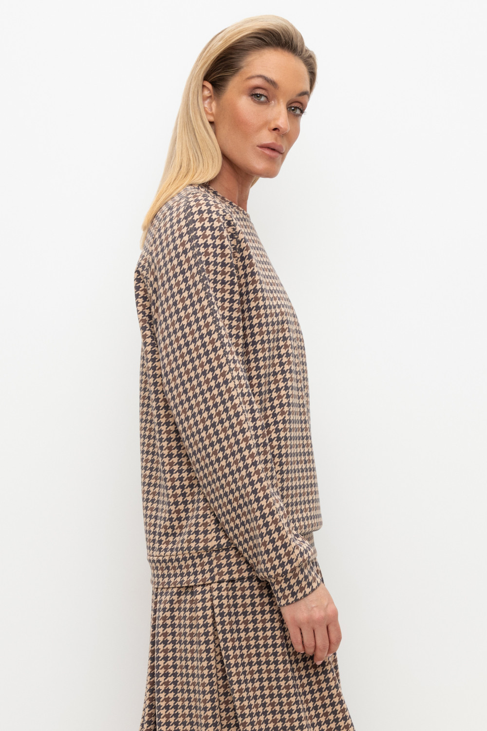 Джемперы женские для мам, артикул: ЕВТ 3258, цвет: бежевый, фото 3