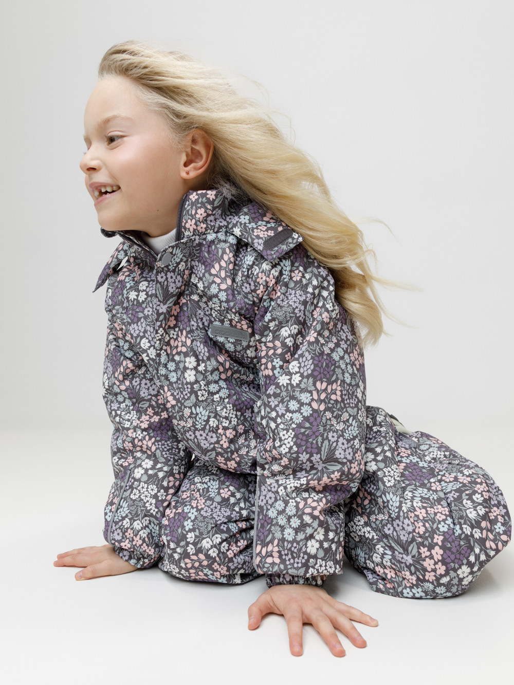 Комбинезоны утепленные для девочки, артикул: ВК 60069/н/8 УЗГ, цвет: темно-серый, фото 4