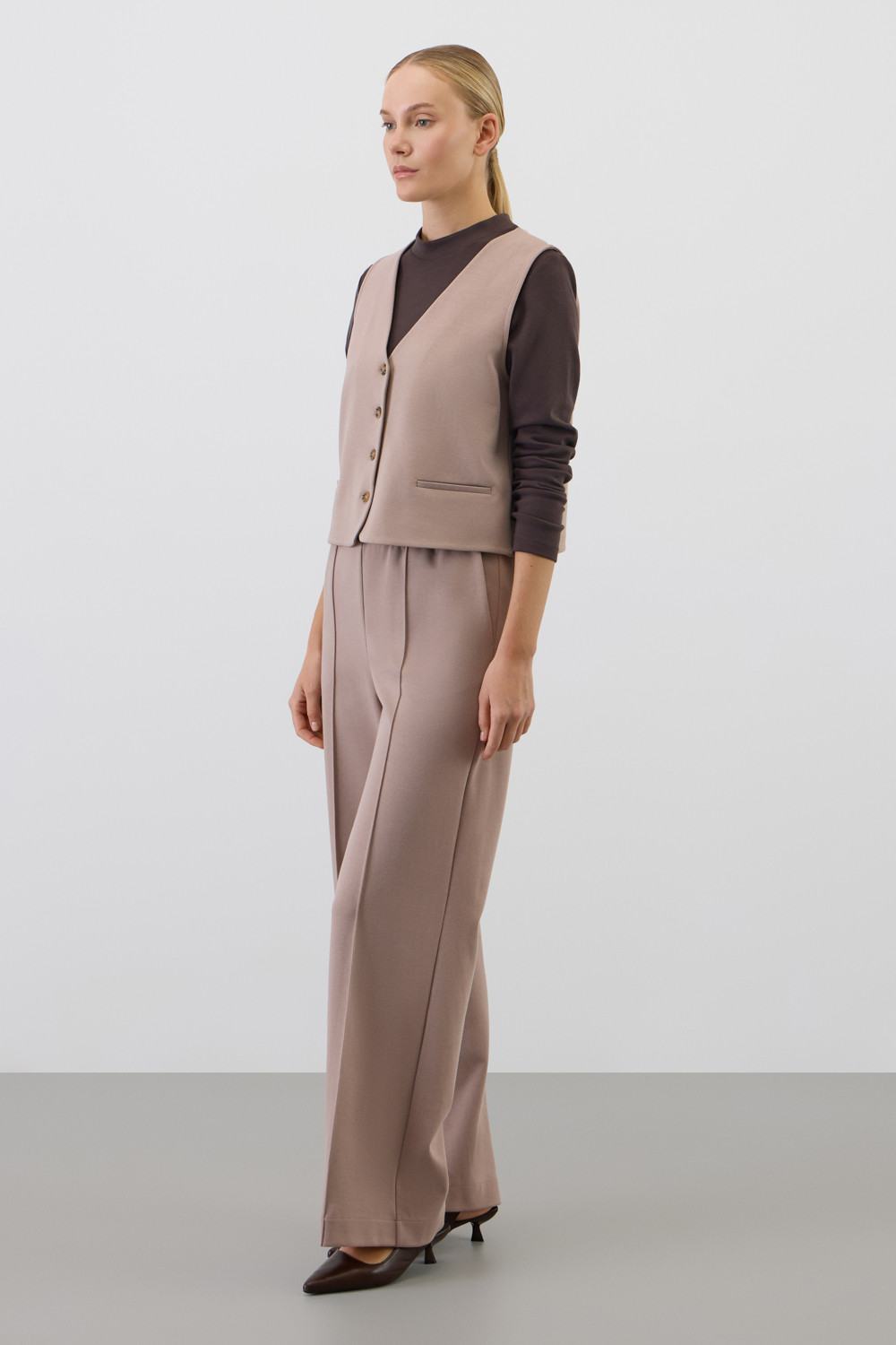 Жилеты женские для мам, артикул: ЕВТ 3350, цвет: бежевый, фото 4