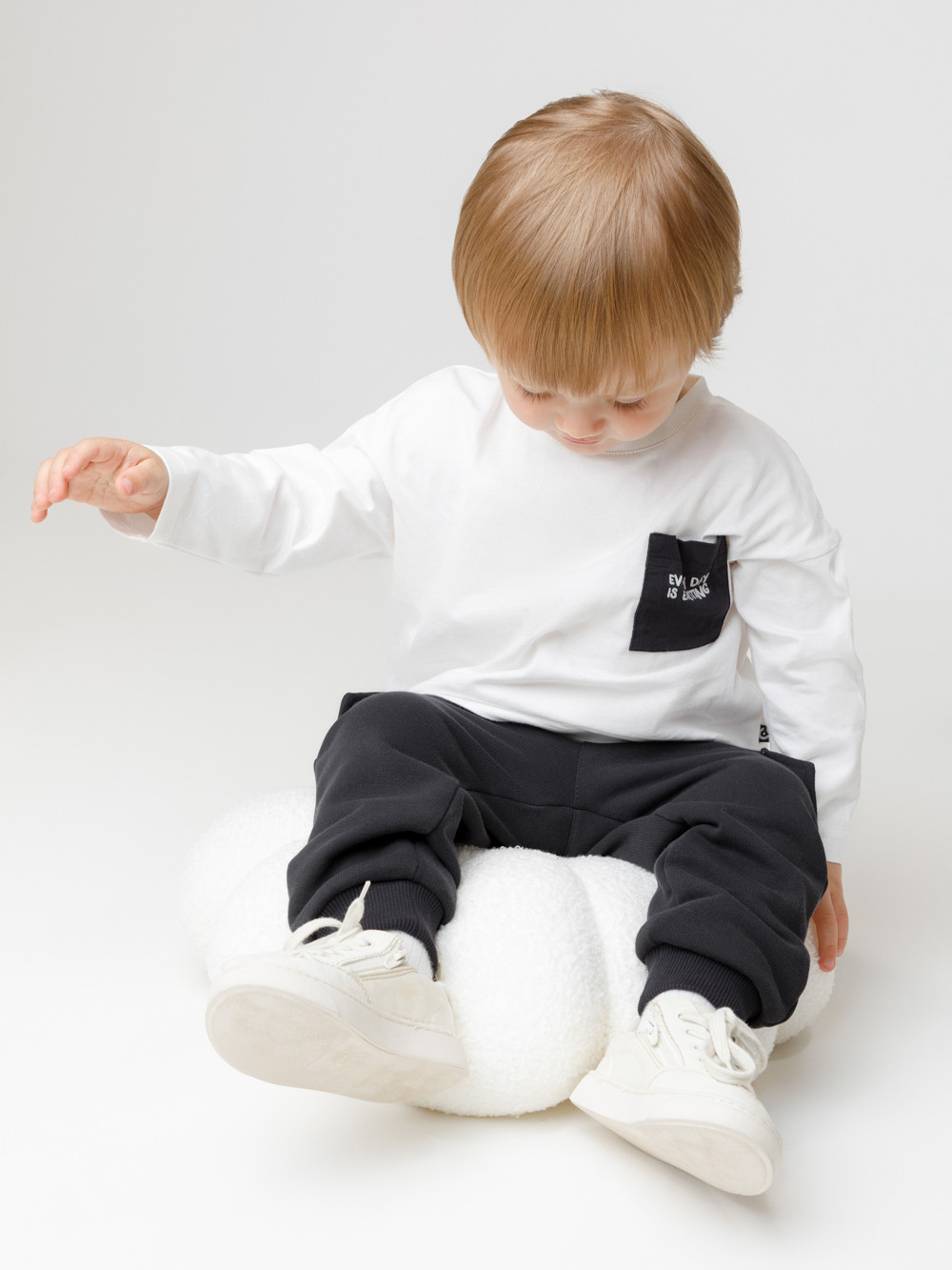 Лонгсливы для мальчика, артикул: КР 302847, цвет: сахар, фото 4