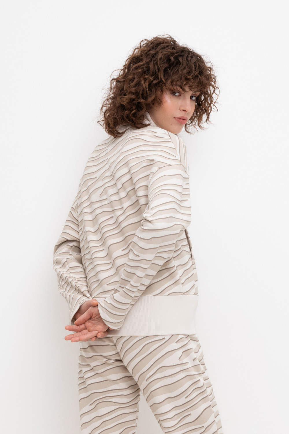 Жакеты, куртки женские для мам, артикул: ЕВТ 3207, цвет: бежевый, фото 4