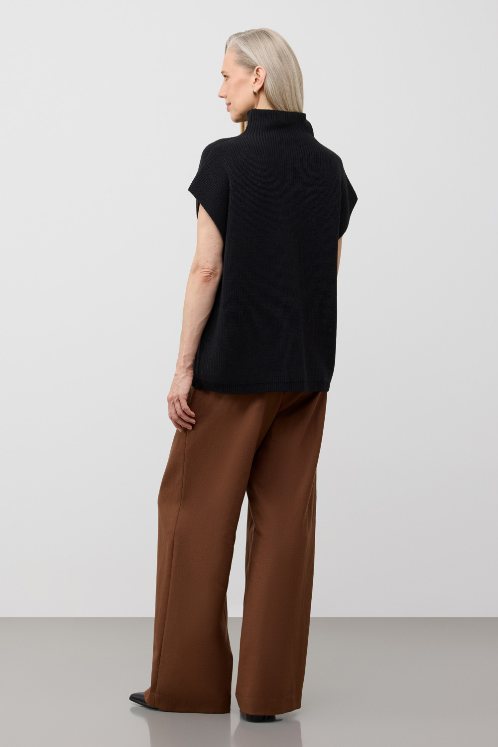 Жилеты женские для мам, артикул: ЕВ 30235/ш, цвет: черный, фото 4