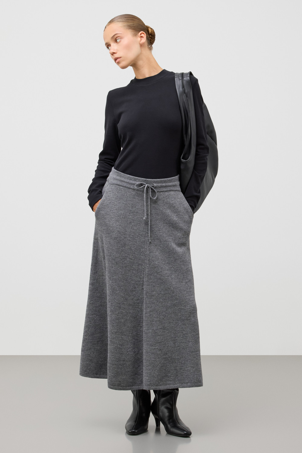 Джемперы женские для мам, артикул: ЕВТ 3353, цвет: черный, фото 5