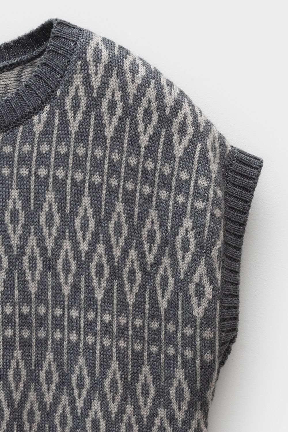 Жилеты женские для мам, артикул: ЕВ 30247/ш, цвет: темно-серый, фото 7